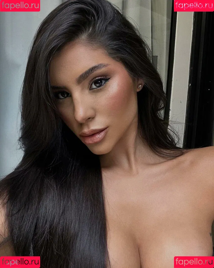 Yris Araujo Onlyfans Photo Gallery 