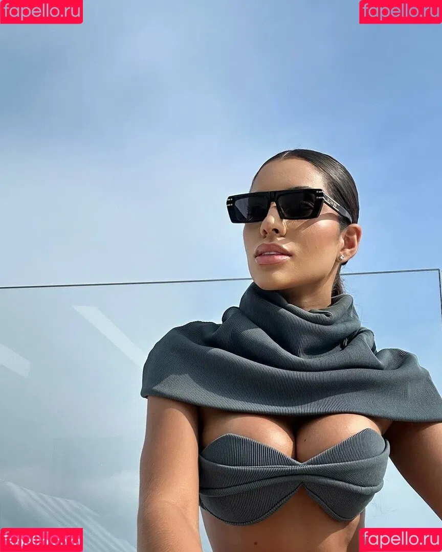 Yris Araujo Onlyfans Photo Gallery 
