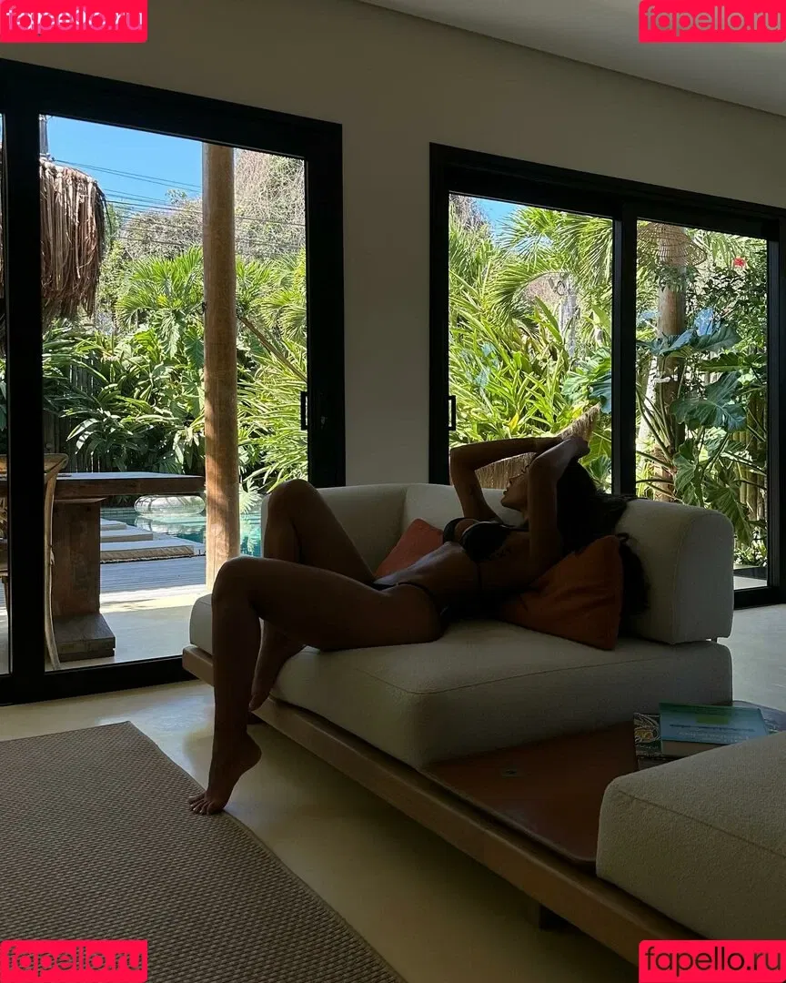 Yris Araujo Onlyfans Photo Gallery 