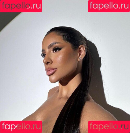 Yris Araujo Onlyfans Photo Gallery 