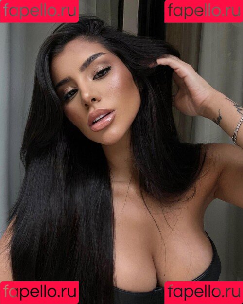 Yris Araujo Onlyfans Photo Gallery 