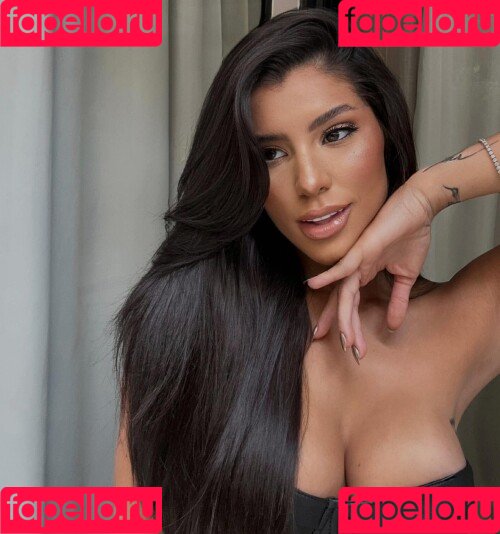 Yris Araujo Onlyfans Photo Gallery 