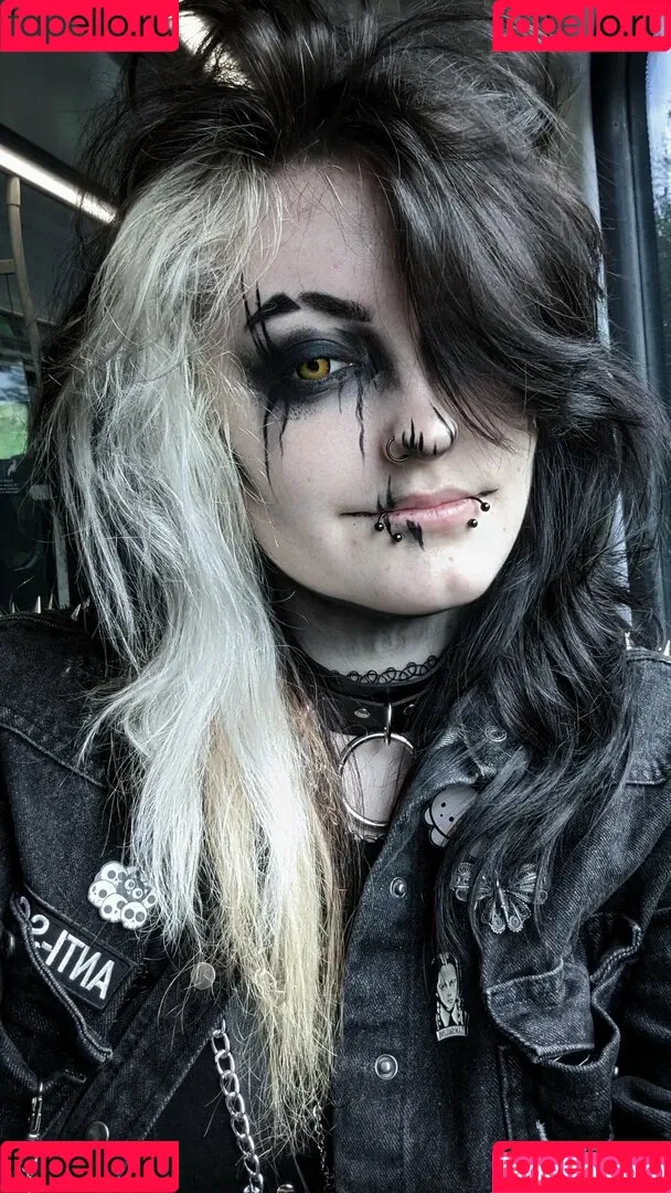Easygoinggoth Onlyfans Photo Gallery 