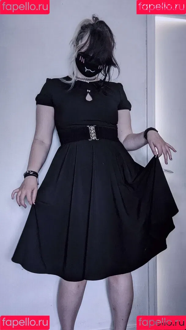 Easygoinggoth Onlyfans Photo Gallery 