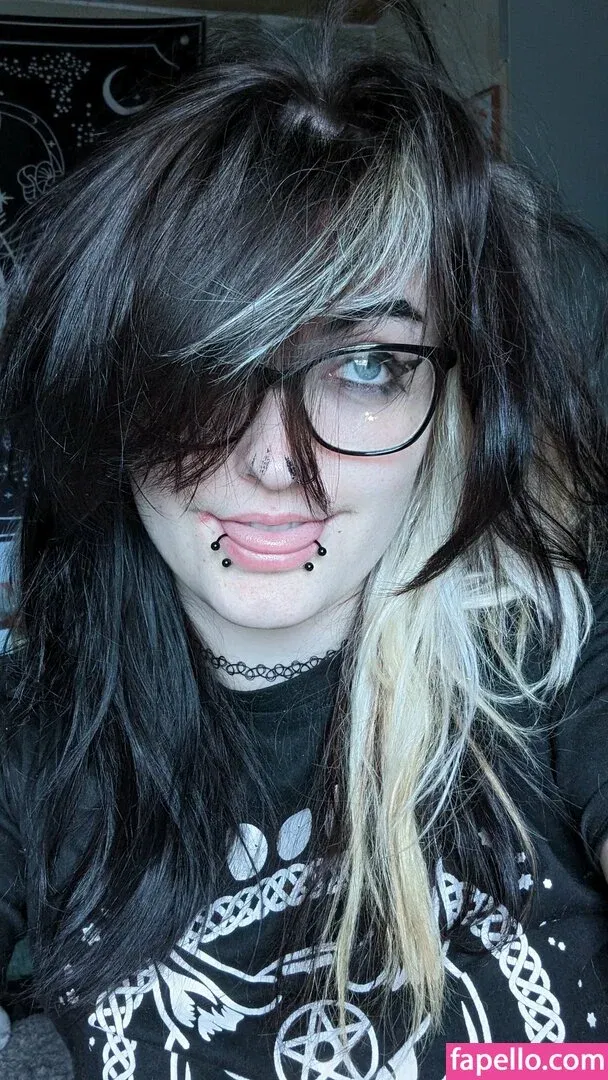 Easygoinggoth Onlyfans Photo Gallery 