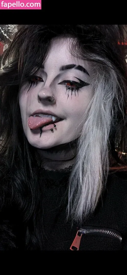 Easygoinggoth Onlyfans Photo Gallery 