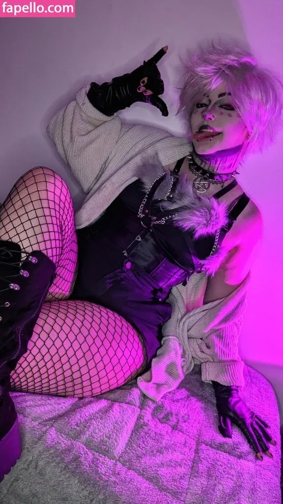 Easygoinggoth Onlyfans Photo Gallery 