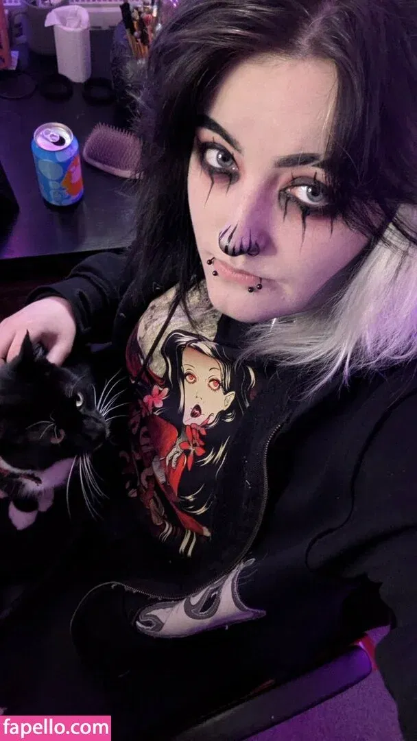 Easygoinggoth Onlyfans Photo Gallery 