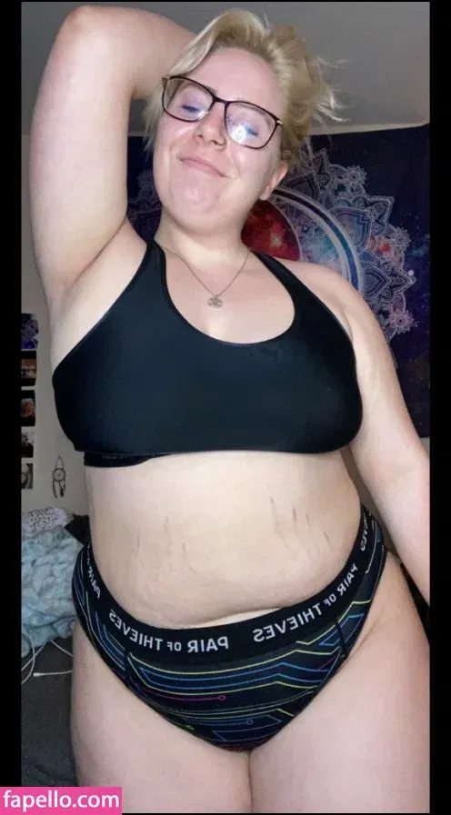 emij_32 Onlyfans Photo Gallery 