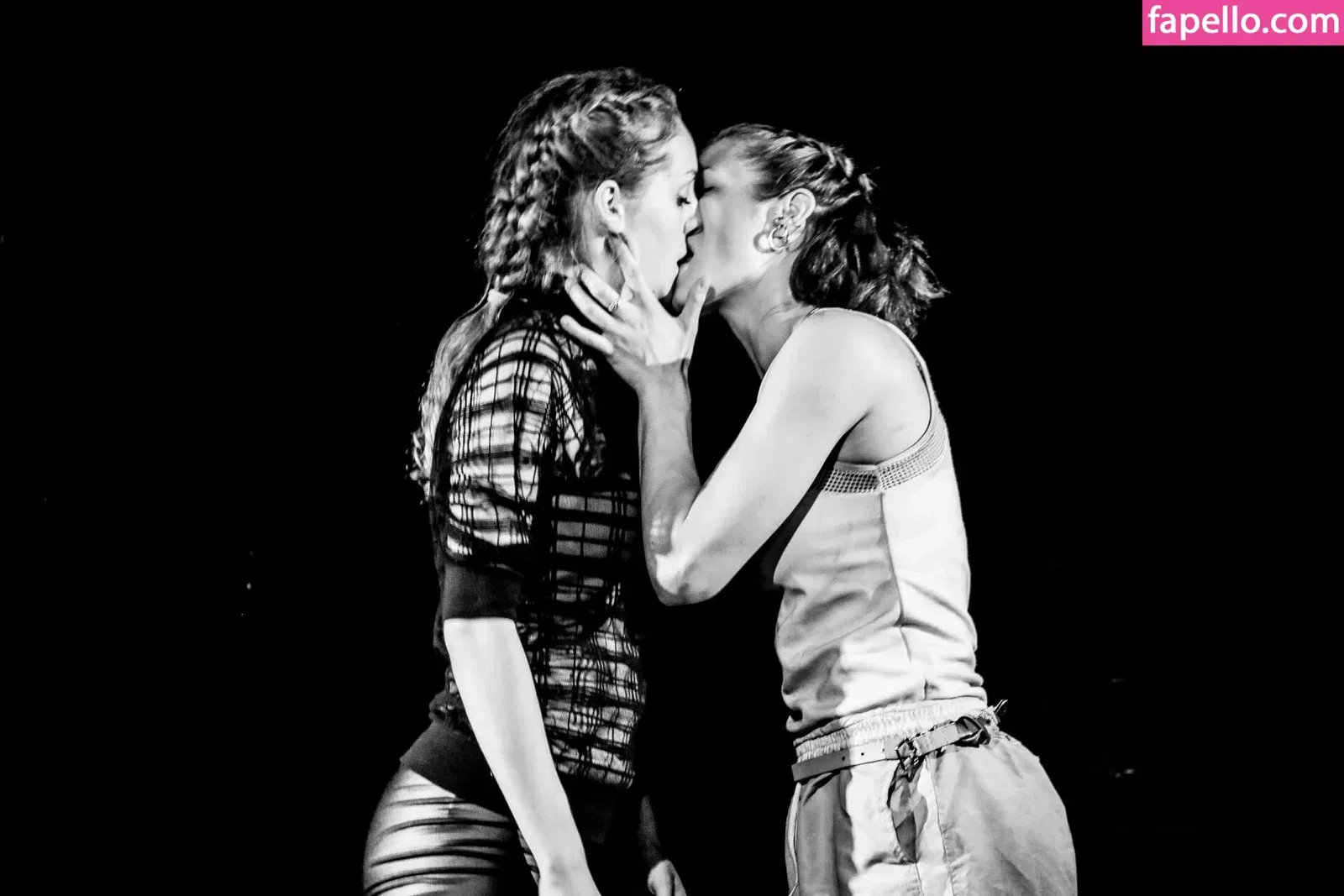 Emma D'arcy Onlyfans Photo Gallery 