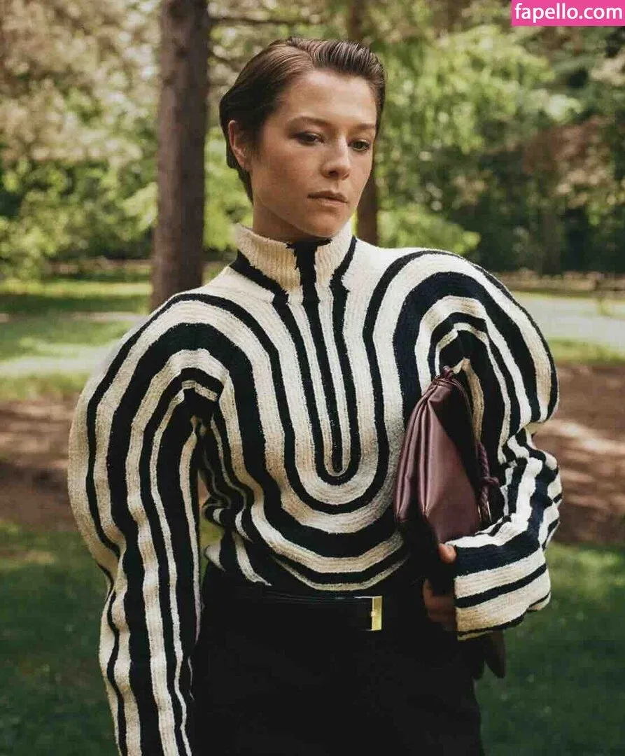 Emma D'arcy Onlyfans Photo Gallery 