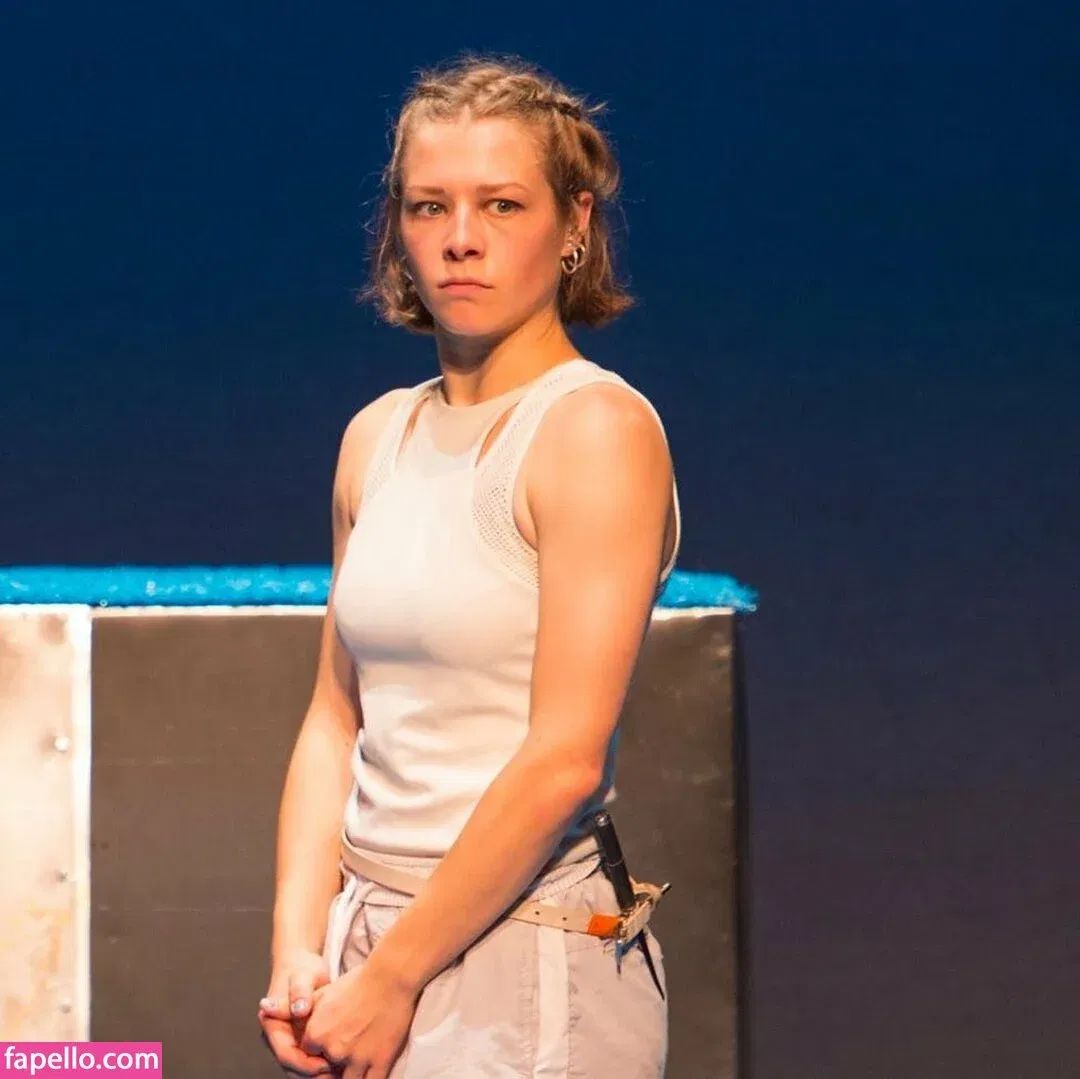 Emma D'arcy Onlyfans Photo Gallery 