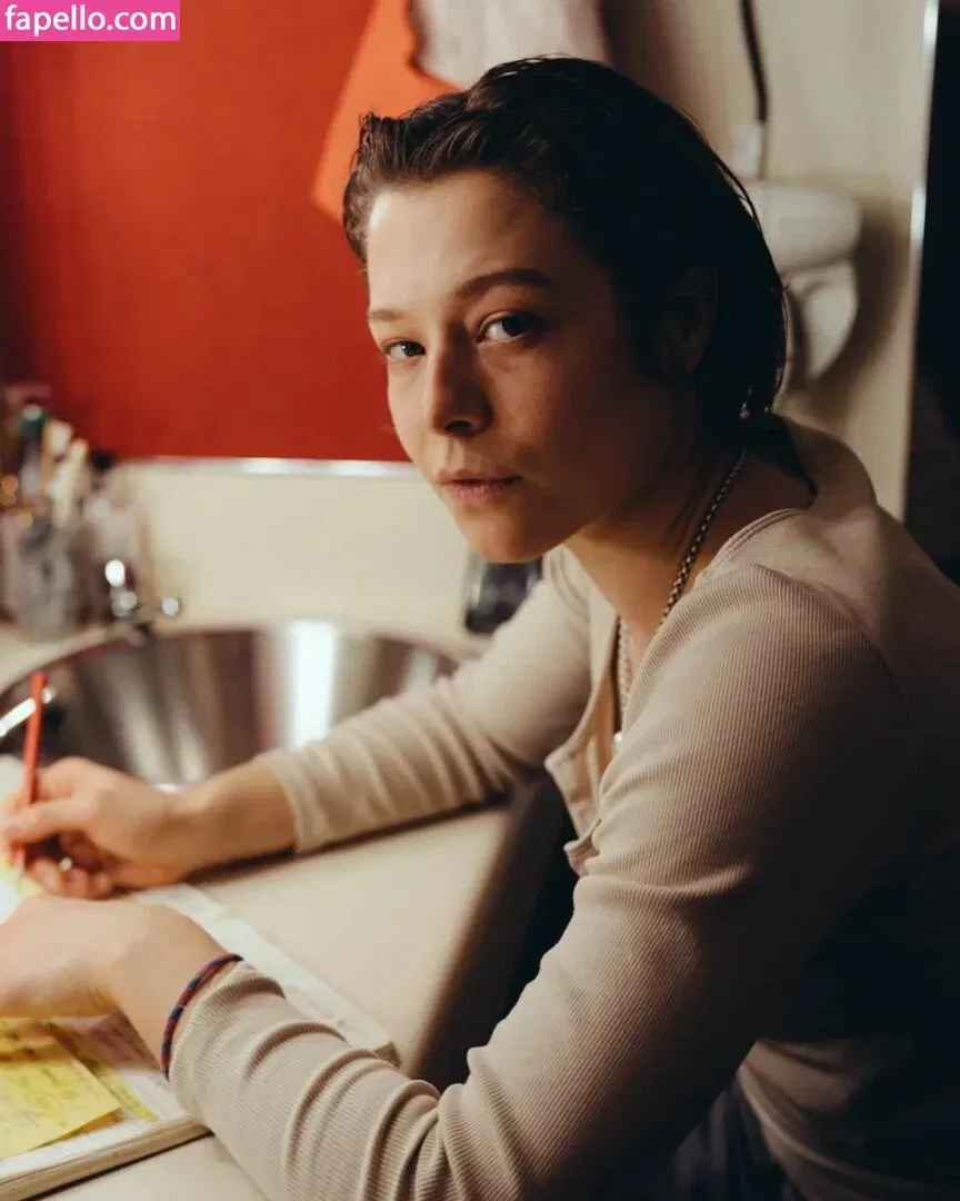 Emma D'arcy Onlyfans Photo Gallery 