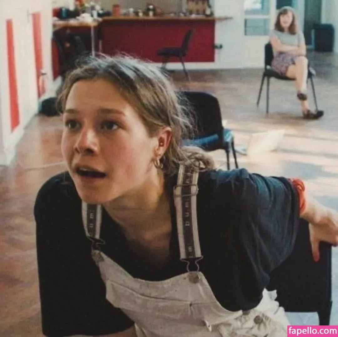 Emma D'arcy Onlyfans Photo Gallery 