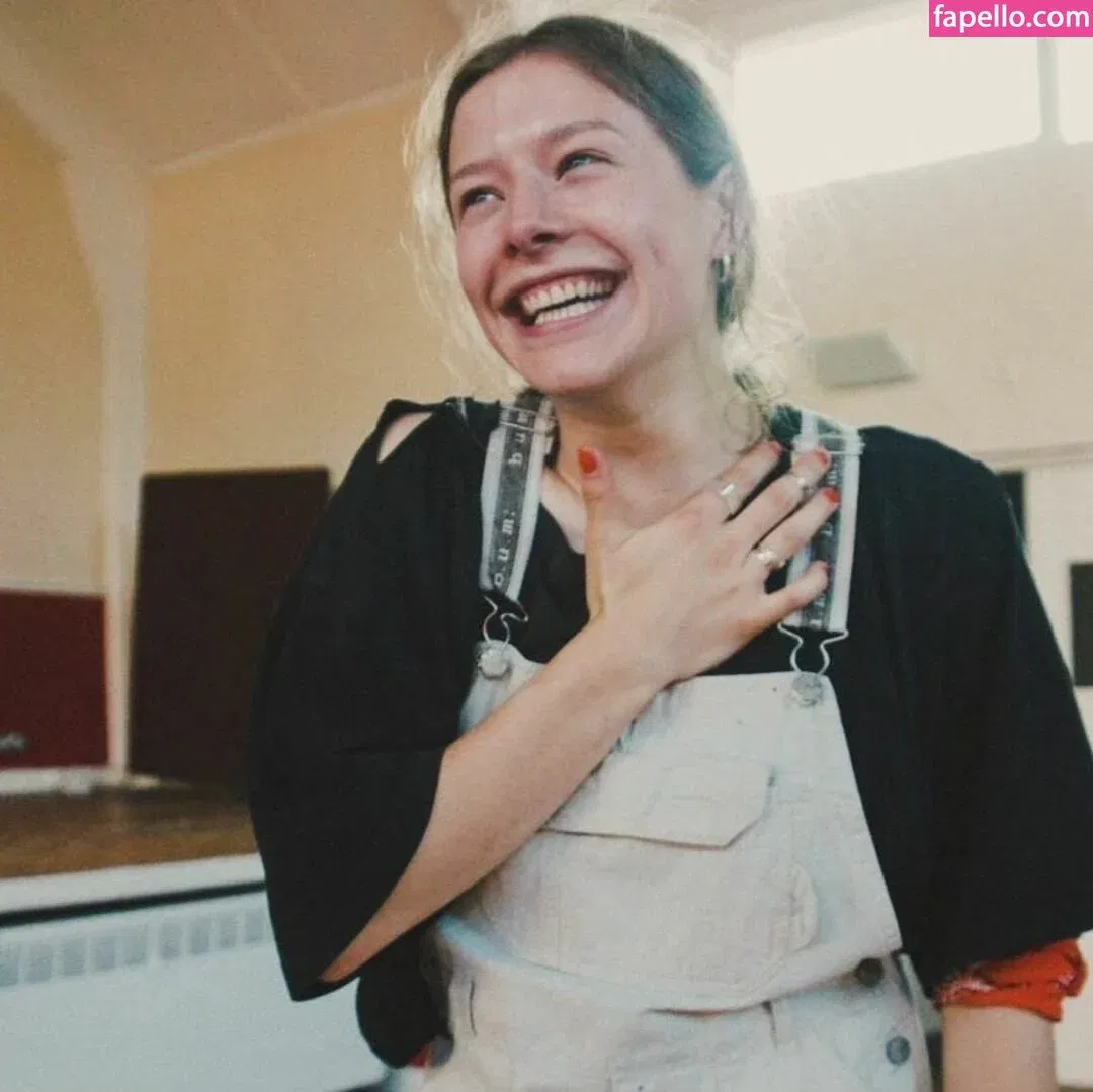 Emma D'arcy Onlyfans Photo Gallery 