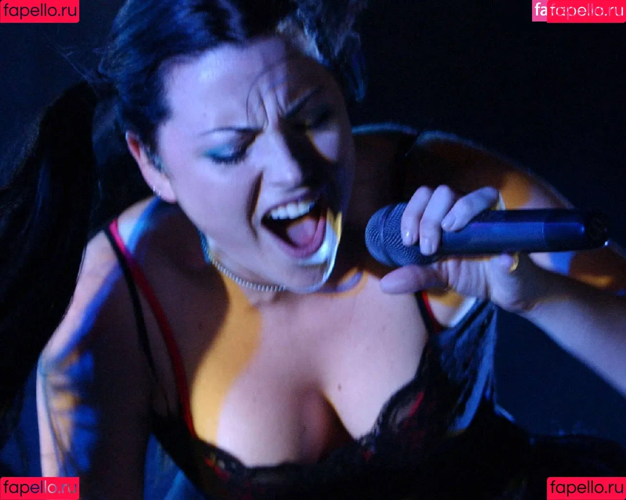 Amy Lee (Evanescence) Onlyfans Photo Gallery 