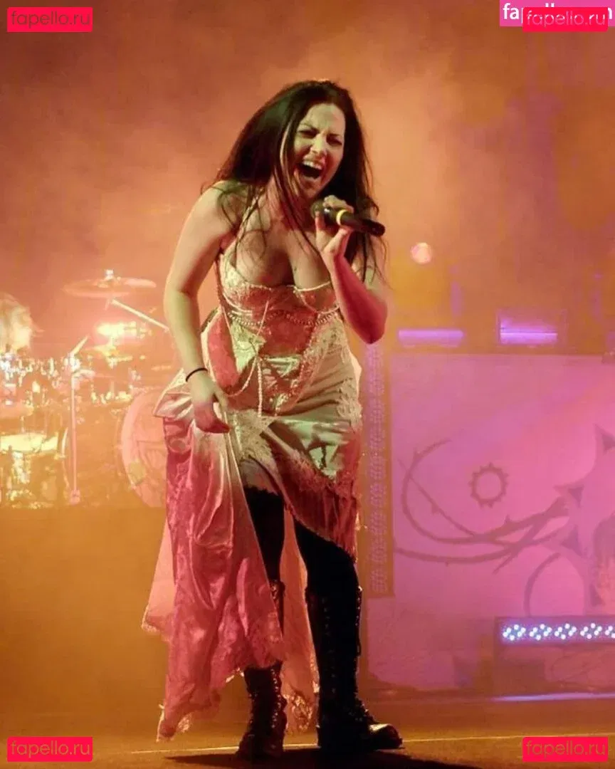 Amy Lee (Evanescence) Onlyfans Photo Gallery 
