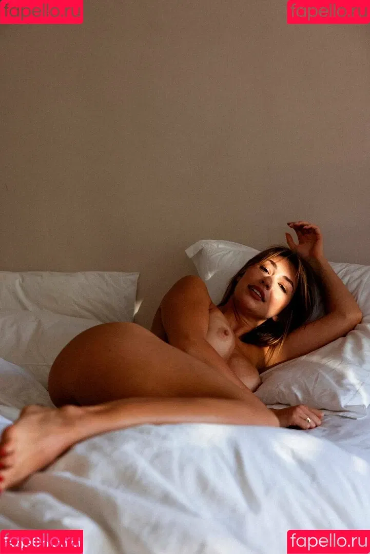 Lilly Lagodka Onlyfans Photo Gallery 