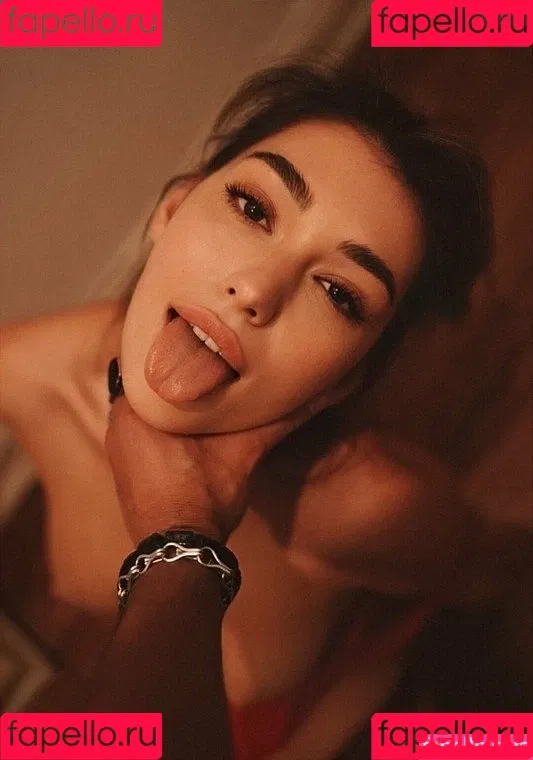 Lilly Lagodka Onlyfans Photo Gallery 