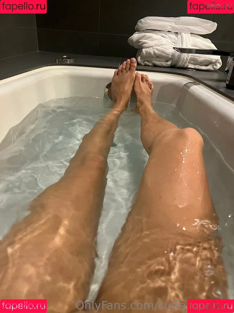 Lilly Lagodka Onlyfans Photo Gallery 