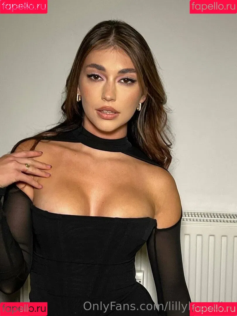 Lilly Lagodka Onlyfans Photo Gallery 