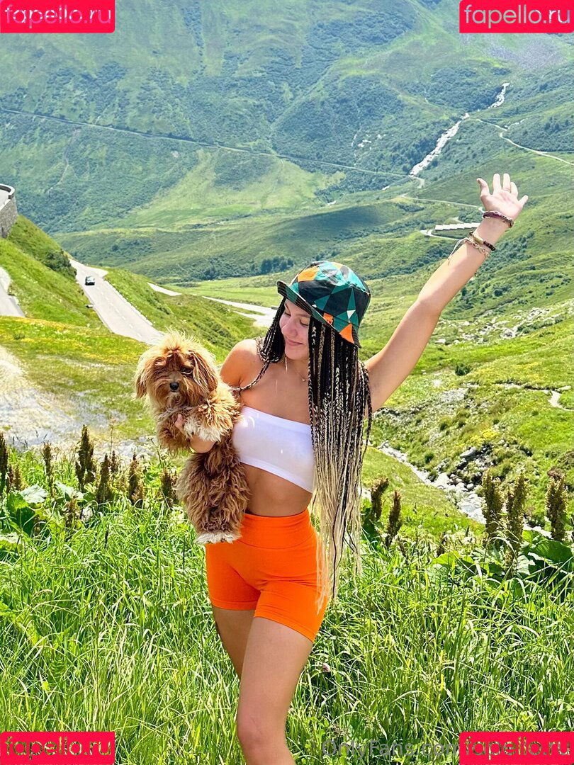 Solo Tetty Onlyfans Photo Gallery 