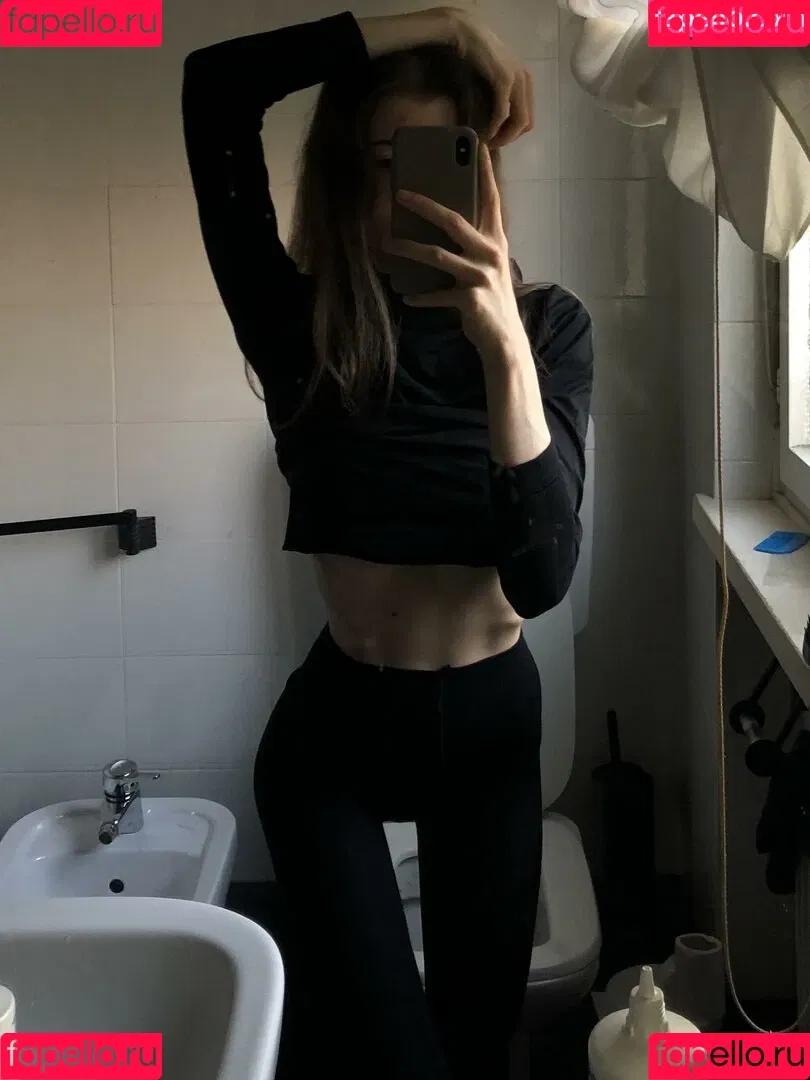 claraneko Onlyfans Photo Gallery 