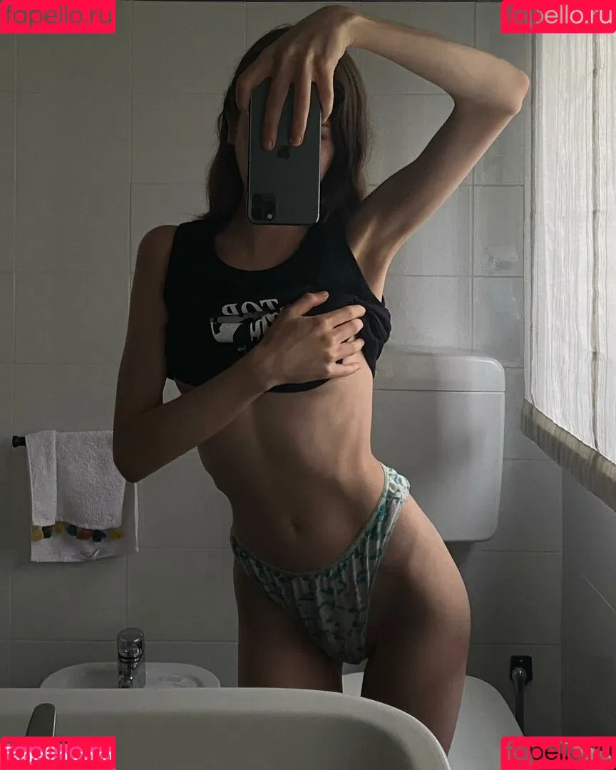 claraneko Onlyfans Photo Gallery 