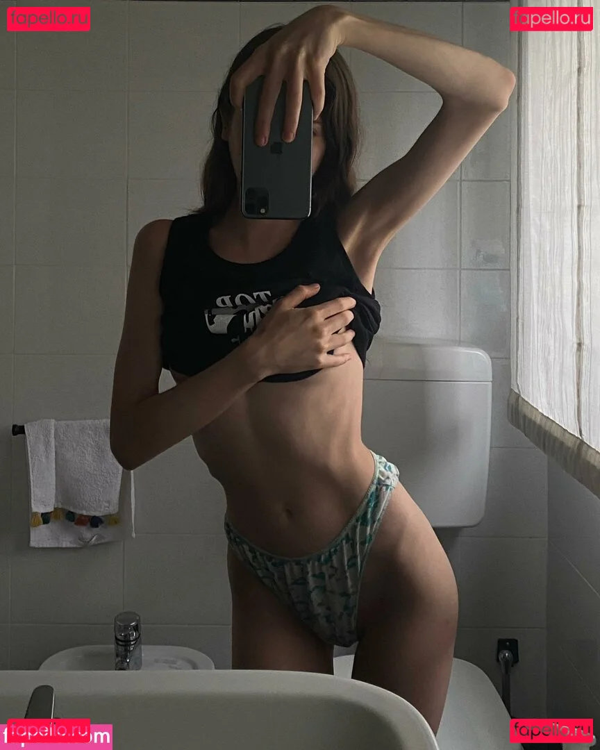 claraneko Onlyfans Photo Gallery 