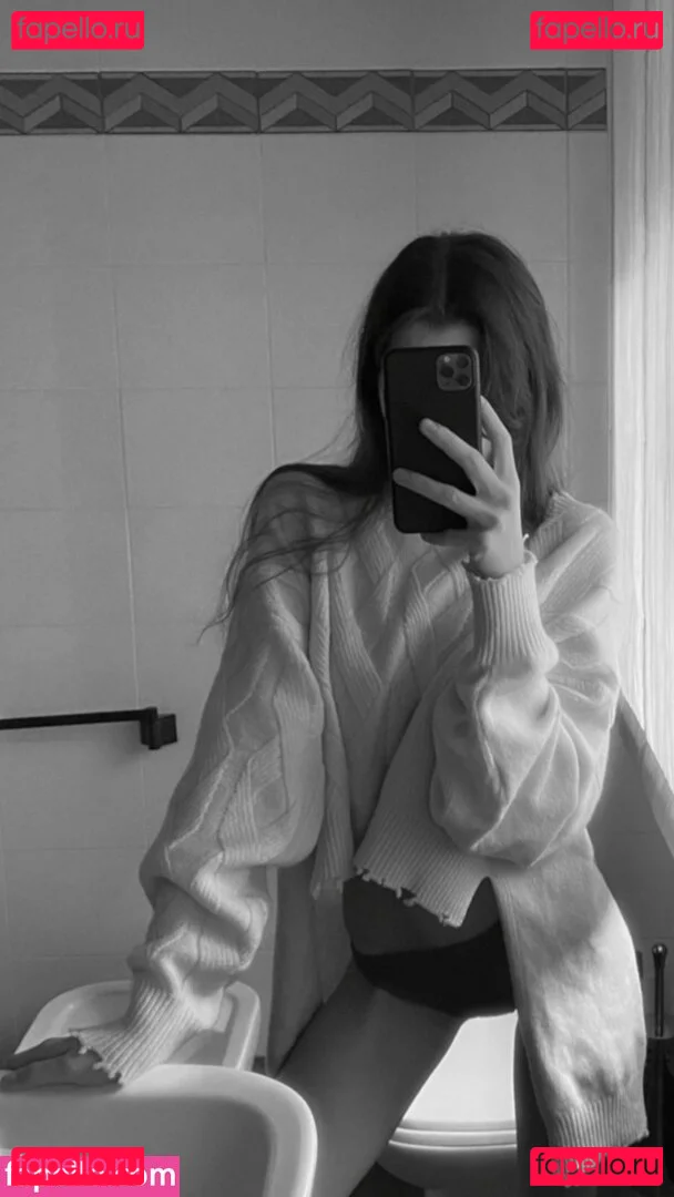 claraneko Onlyfans Photo Gallery 