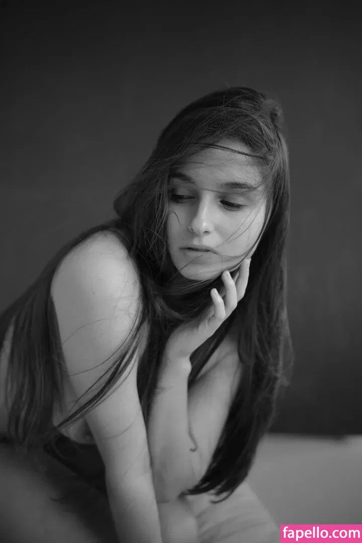 Avrelia Amaris Onlyfans Photo Gallery 