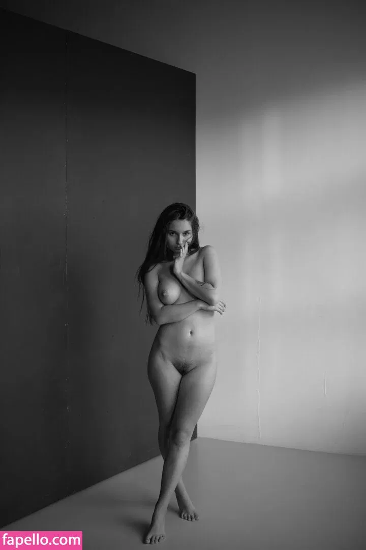 Avrelia Amaris Onlyfans Photo Gallery 