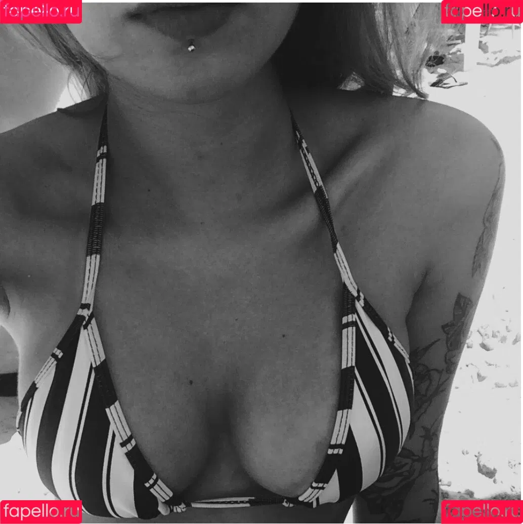Taiga Tondorf Onlyfans Photo Gallery 