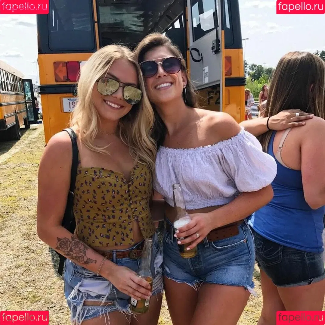 Lindsay Hydorn Onlyfans Photo Gallery 