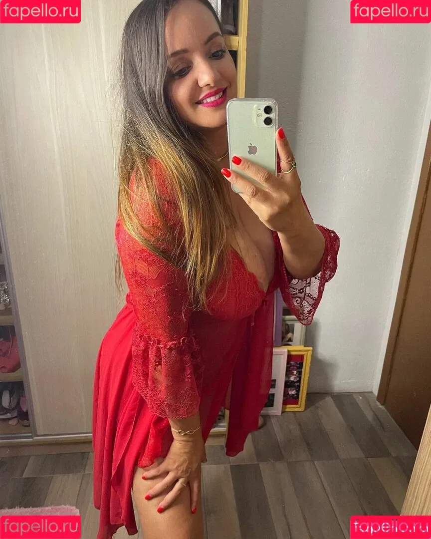 missrosax Onlyfans Photo Gallery 