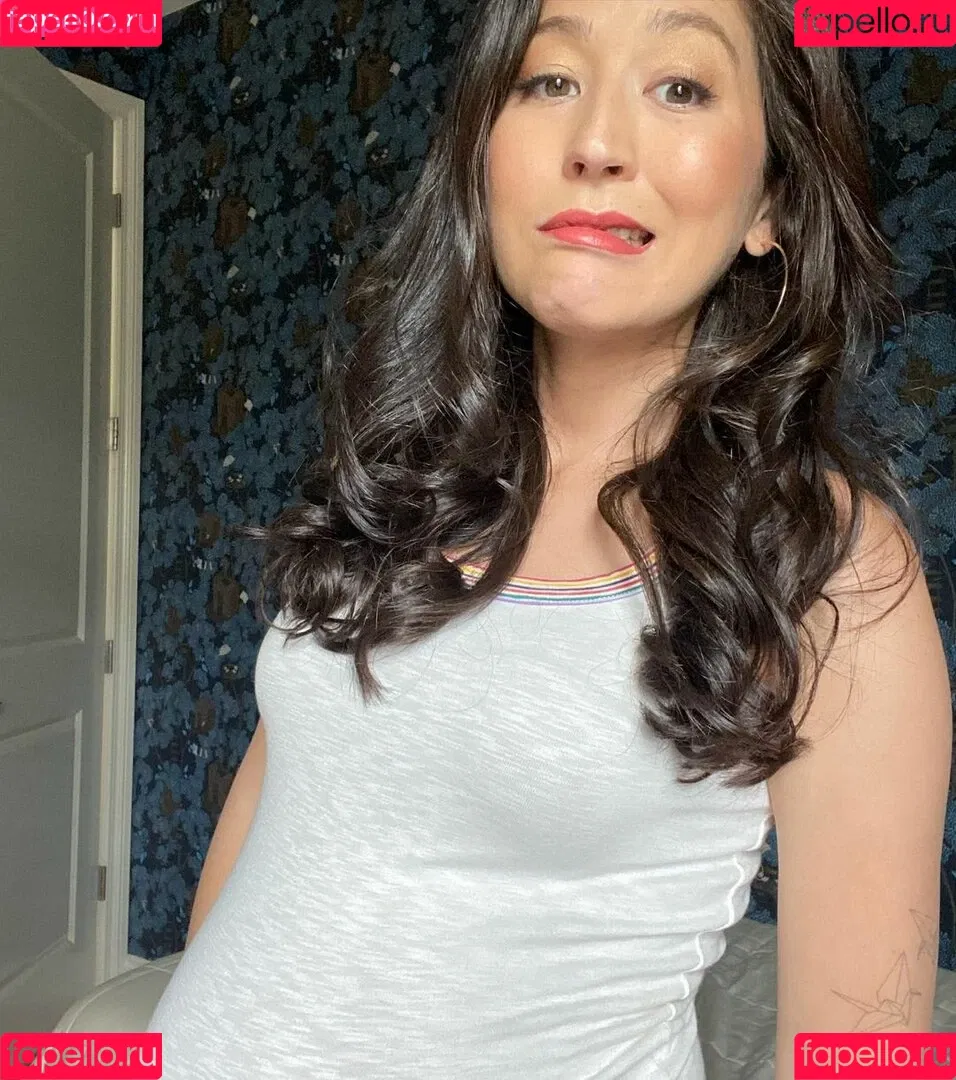 Mina Kimes Onlyfans Photo Gallery 
