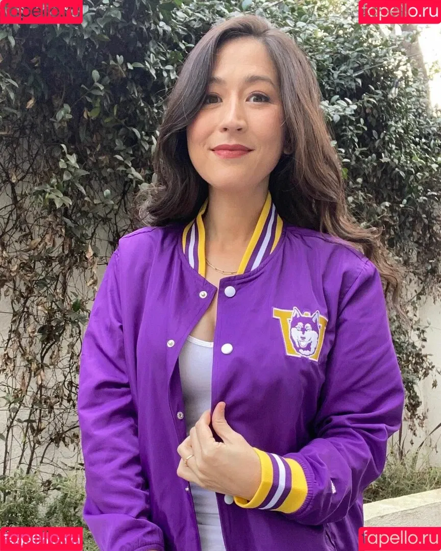 Mina Kimes Onlyfans Photo Gallery 