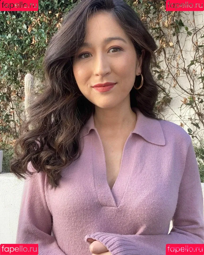 Mina Kimes Onlyfans Photo Gallery 