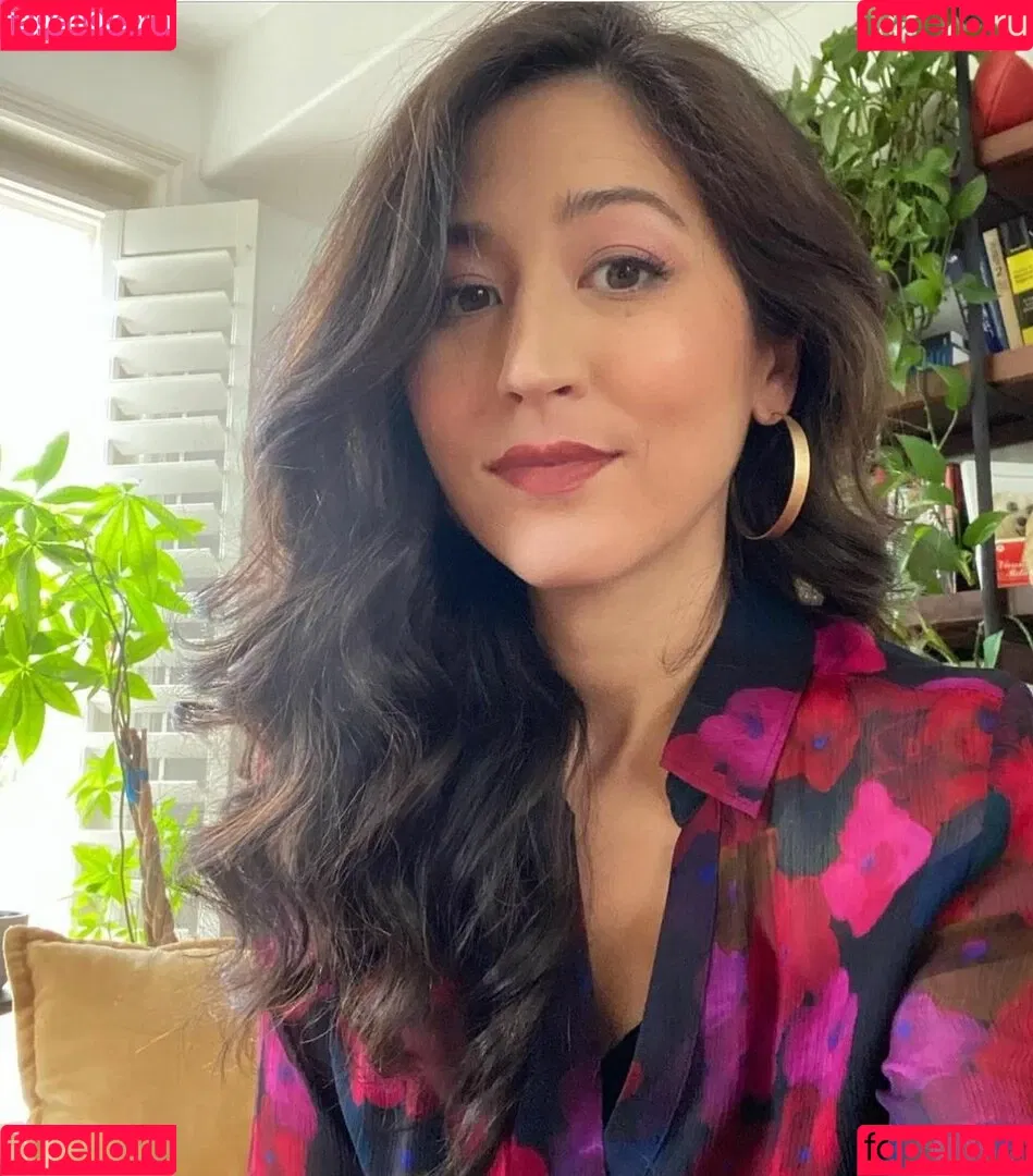 Mina Kimes Onlyfans Photo Gallery 