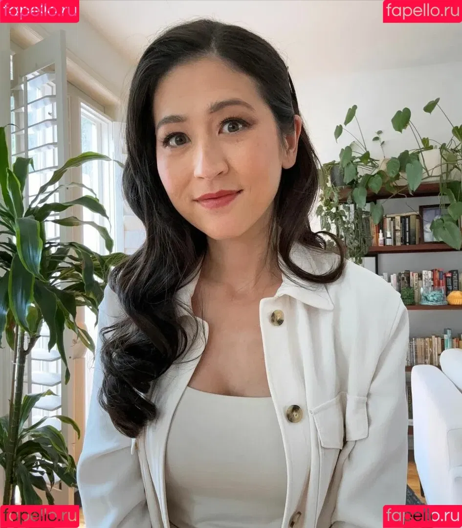 Mina Kimes Onlyfans Photo Gallery 