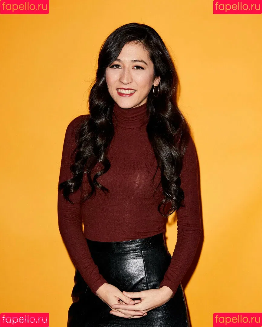 Mina Kimes Onlyfans Photo Gallery 