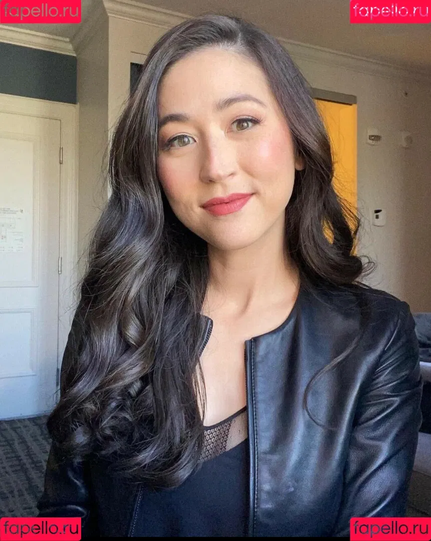 Mina Kimes Onlyfans Photo Gallery 