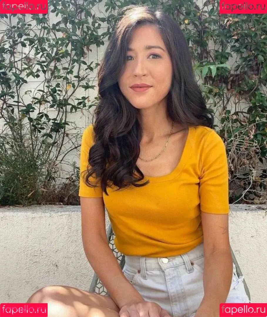 Mina Kimes Onlyfans Photo Gallery 