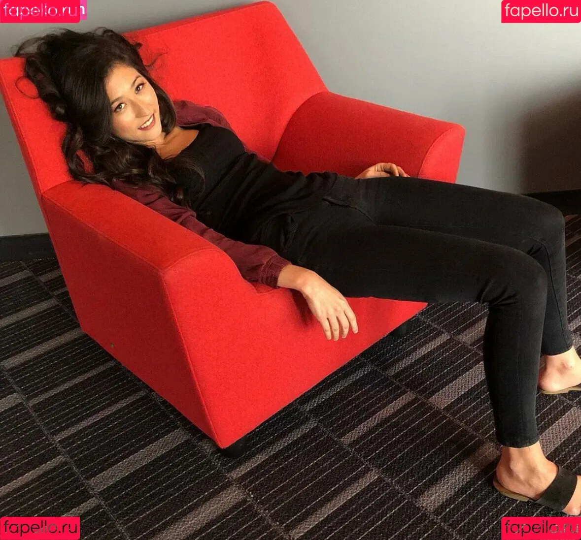 Mina Kimes Onlyfans Photo Gallery 