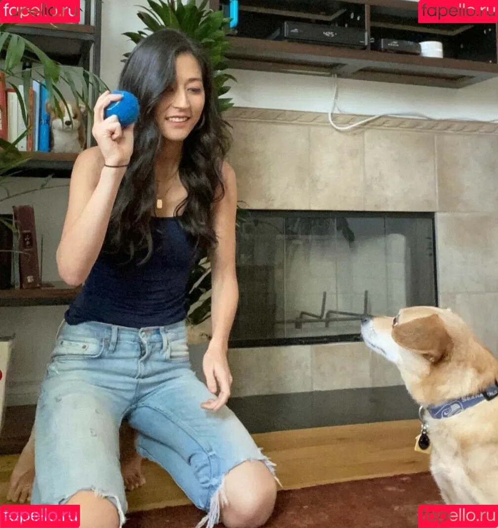 Mina Kimes Onlyfans Photo Gallery 