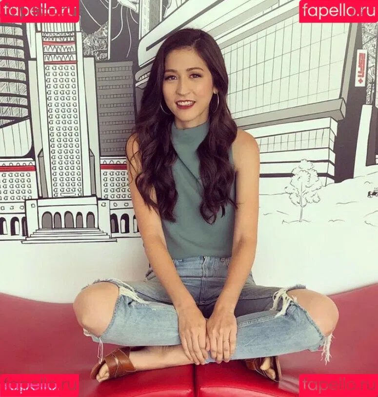 Mina Kimes Onlyfans Photo Gallery 