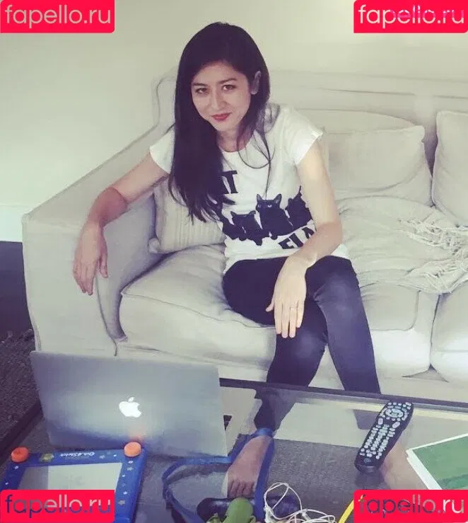 Mina Kimes Onlyfans Photo Gallery 