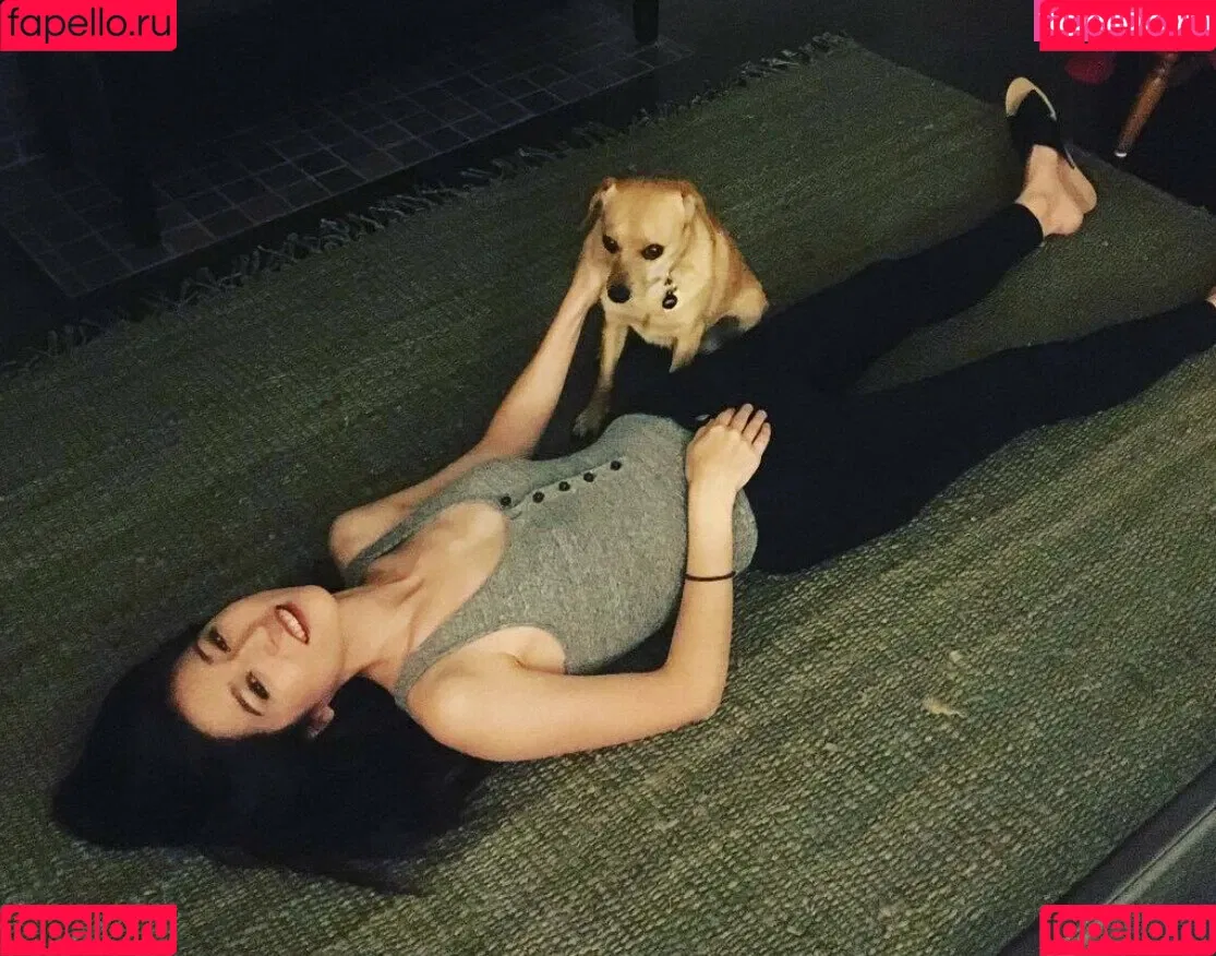 Mina Kimes Onlyfans Photo Gallery 