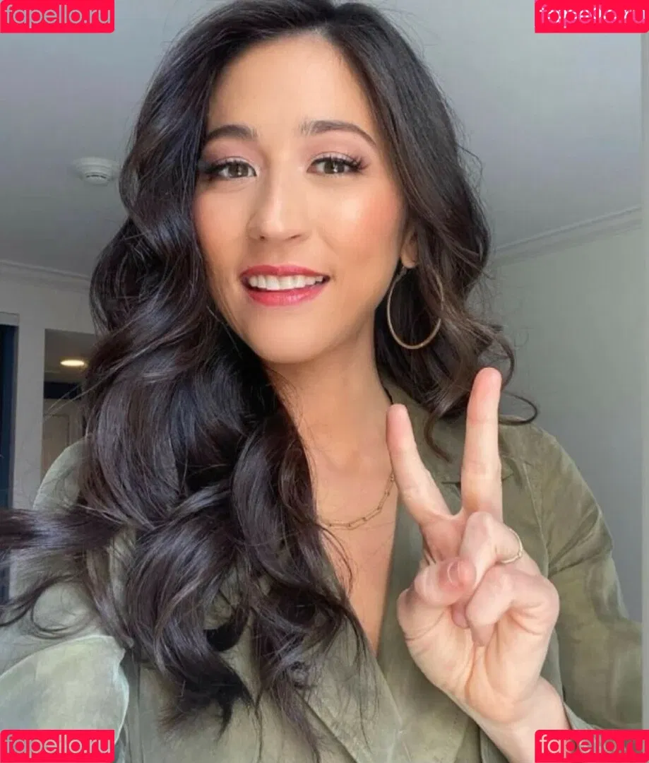 Mina Kimes Onlyfans Photo Gallery 