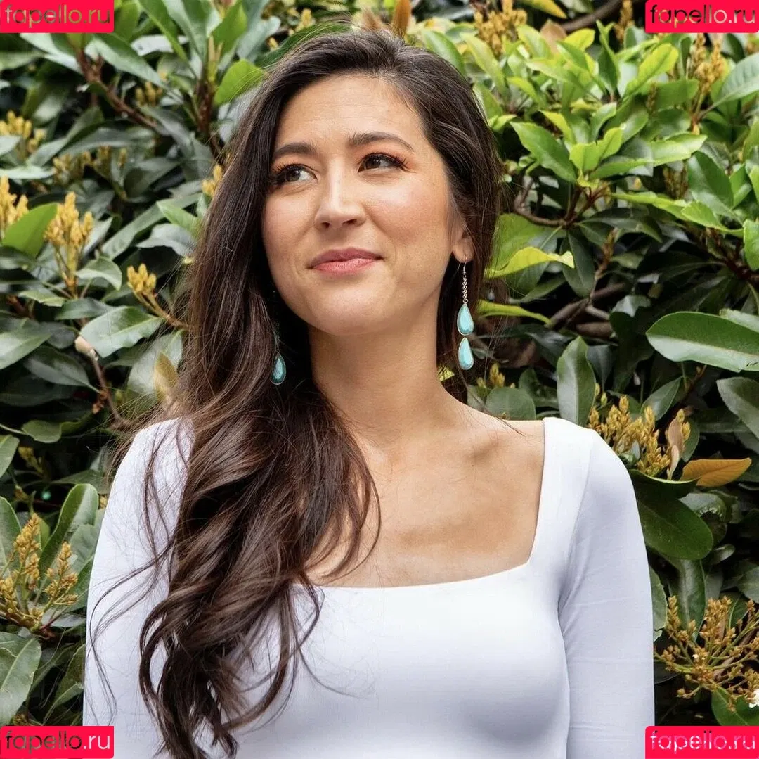Mina Kimes Onlyfans Photo Gallery 